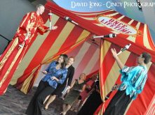 Carnival Stilit Juggling